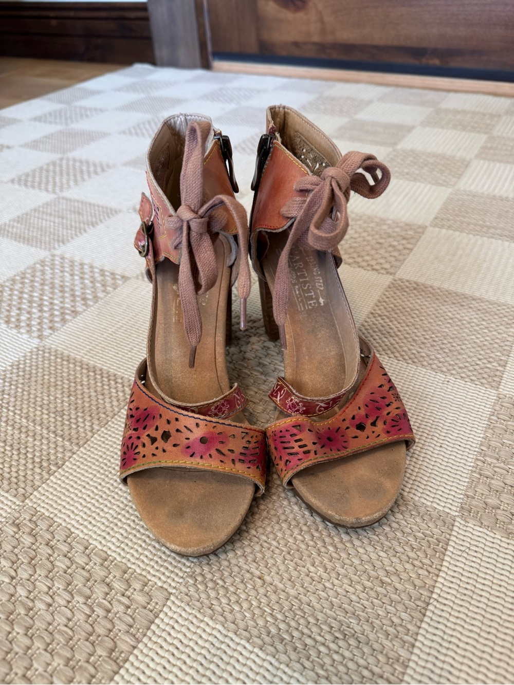 L’Artiste Spring Step Sujala Floral Cutout Block Heel Sandals - Picture 4 of 11
